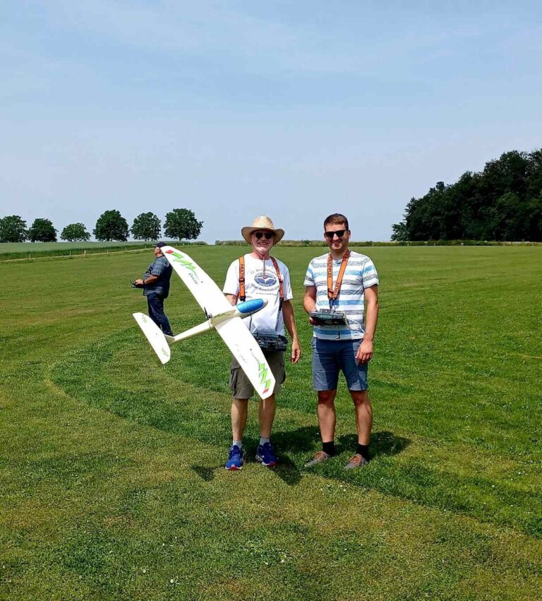 Der Modellflugverein lädt uns zur Flugshow ein. (2024)