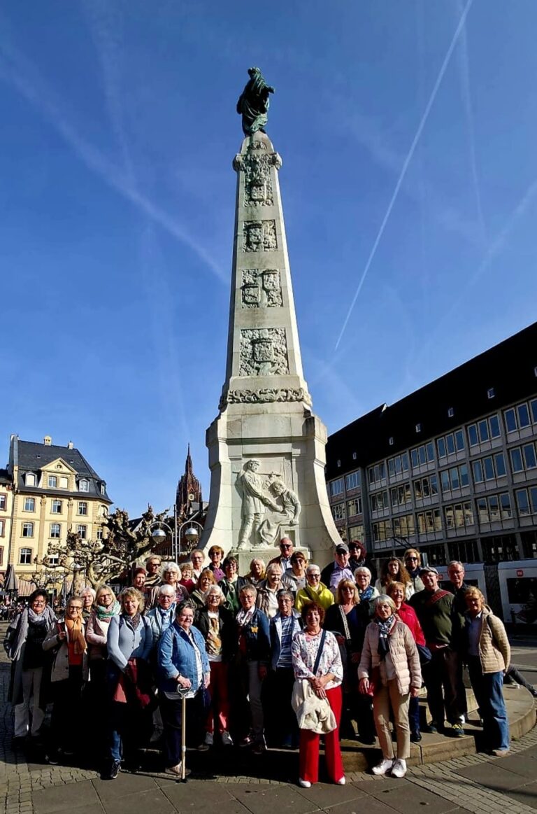 Internationaler Frauentag in Frankfurt mit unserem legendären Führer (2026)