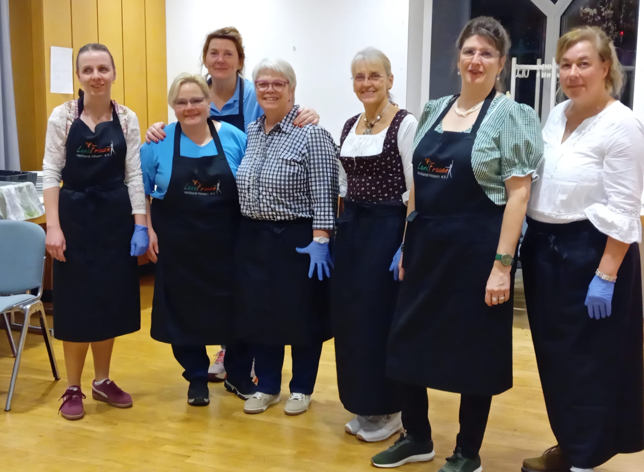 Helferinnen der LandFrauen Ober-Ramstadt beim Oktoberfest-Catering